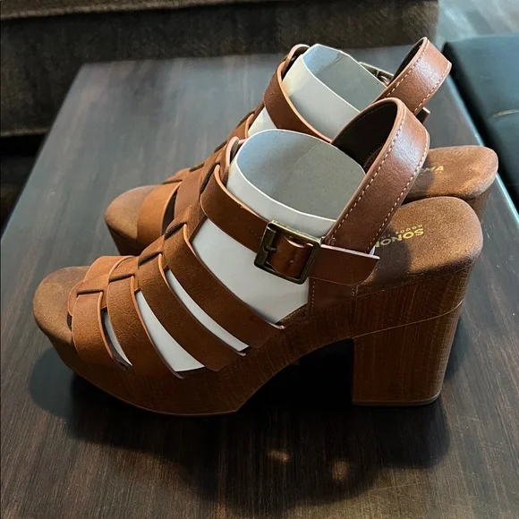 Sonoma Brown Platform Sandals - Picture 3 of 5